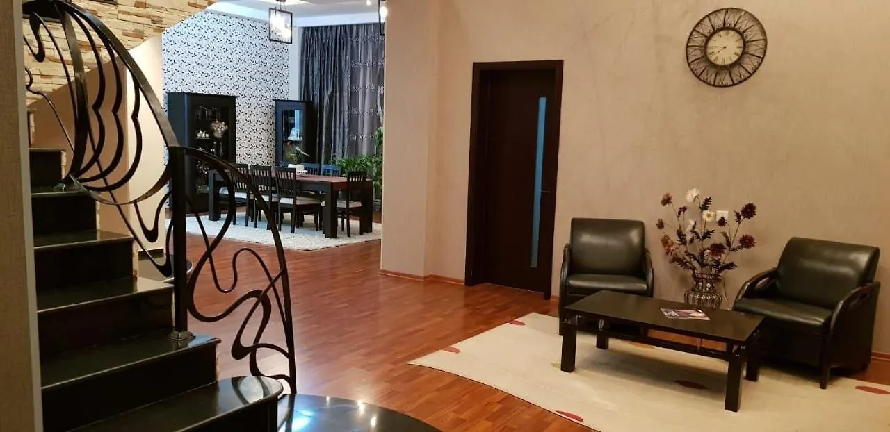 Luxury 5 Room Duplex In The Center Of Baku